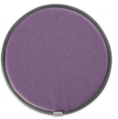 Lila Sitzkissen für Interstuhl Up Hocker, runder Hocker Sitzpolster mit grauem Rand.